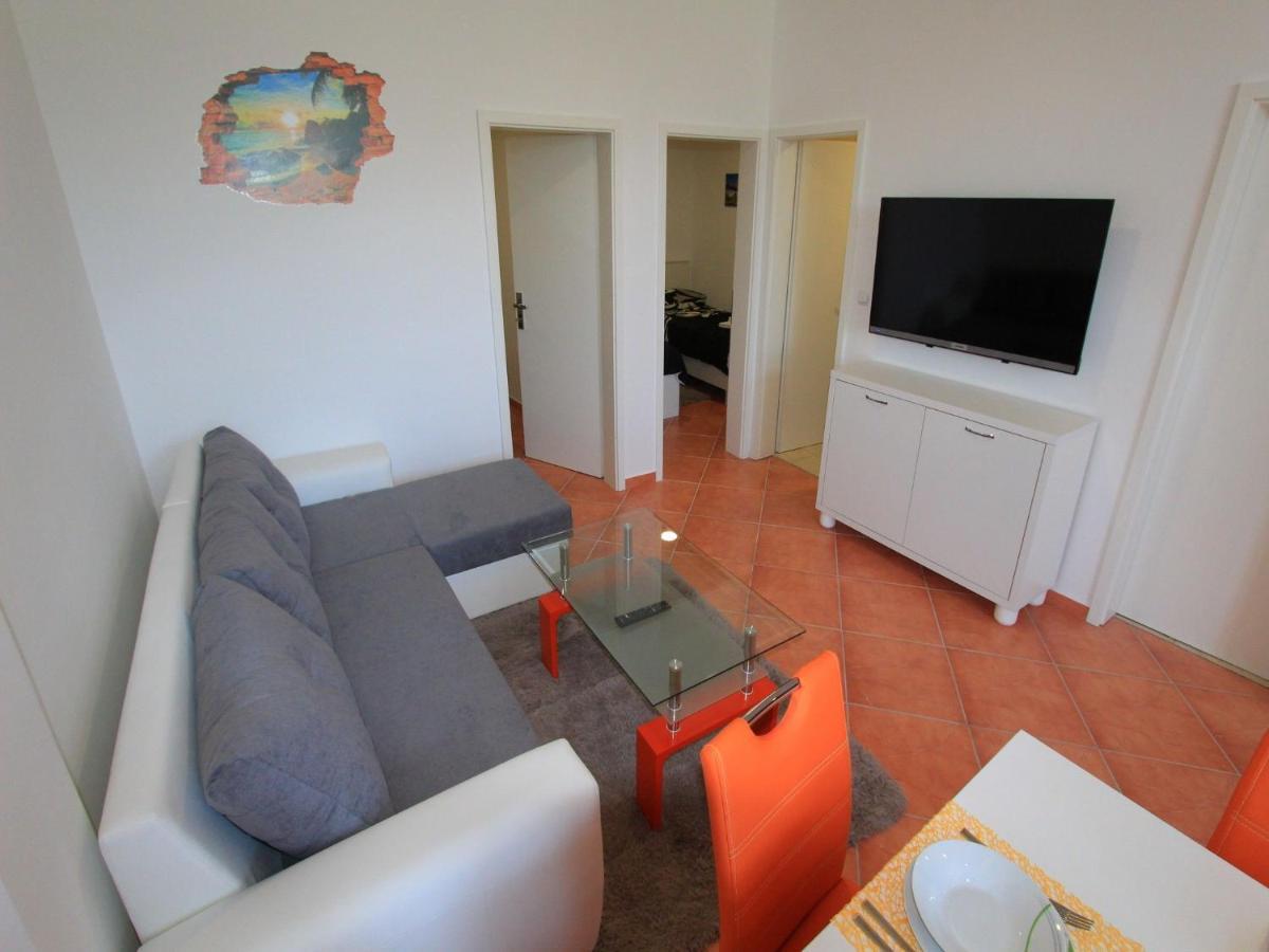 Apartments Nero Novi Vinodolski Eksteriør billede