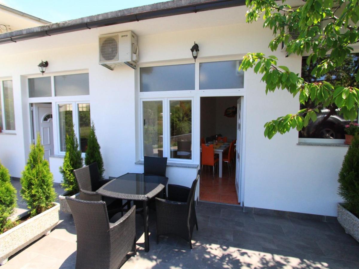 Apartments Nero Novi Vinodolski Eksteriør billede