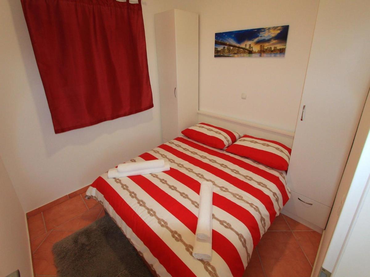 Apartments Nero Novi Vinodolski Eksteriør billede