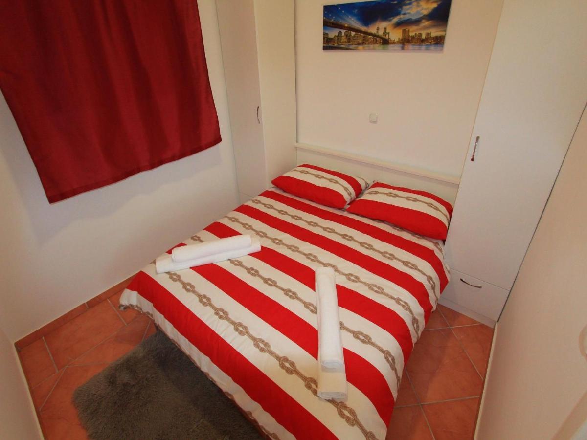 Apartments Nero Novi Vinodolski Eksteriør billede