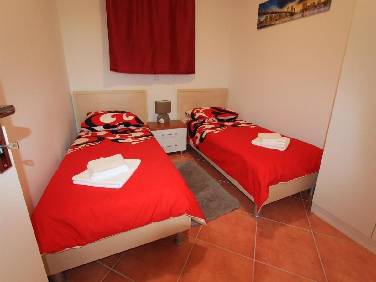 Apartments Nero Novi Vinodolski Eksteriør billede