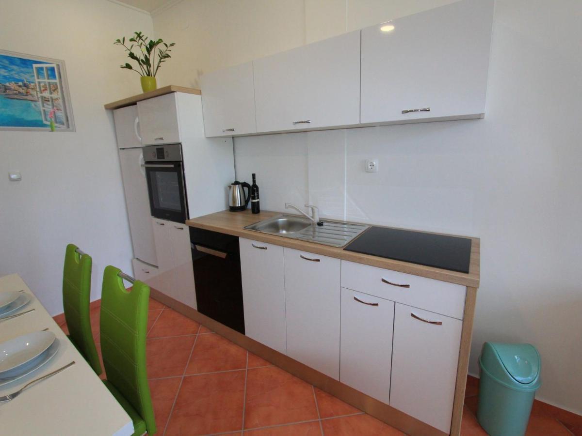 Apartments Nero Novi Vinodolski Eksteriør billede