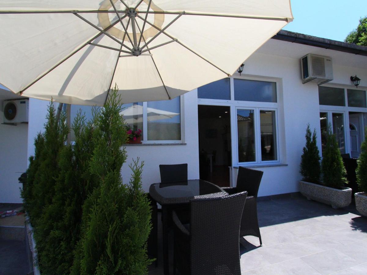 Apartments Nero Novi Vinodolski Eksteriør billede