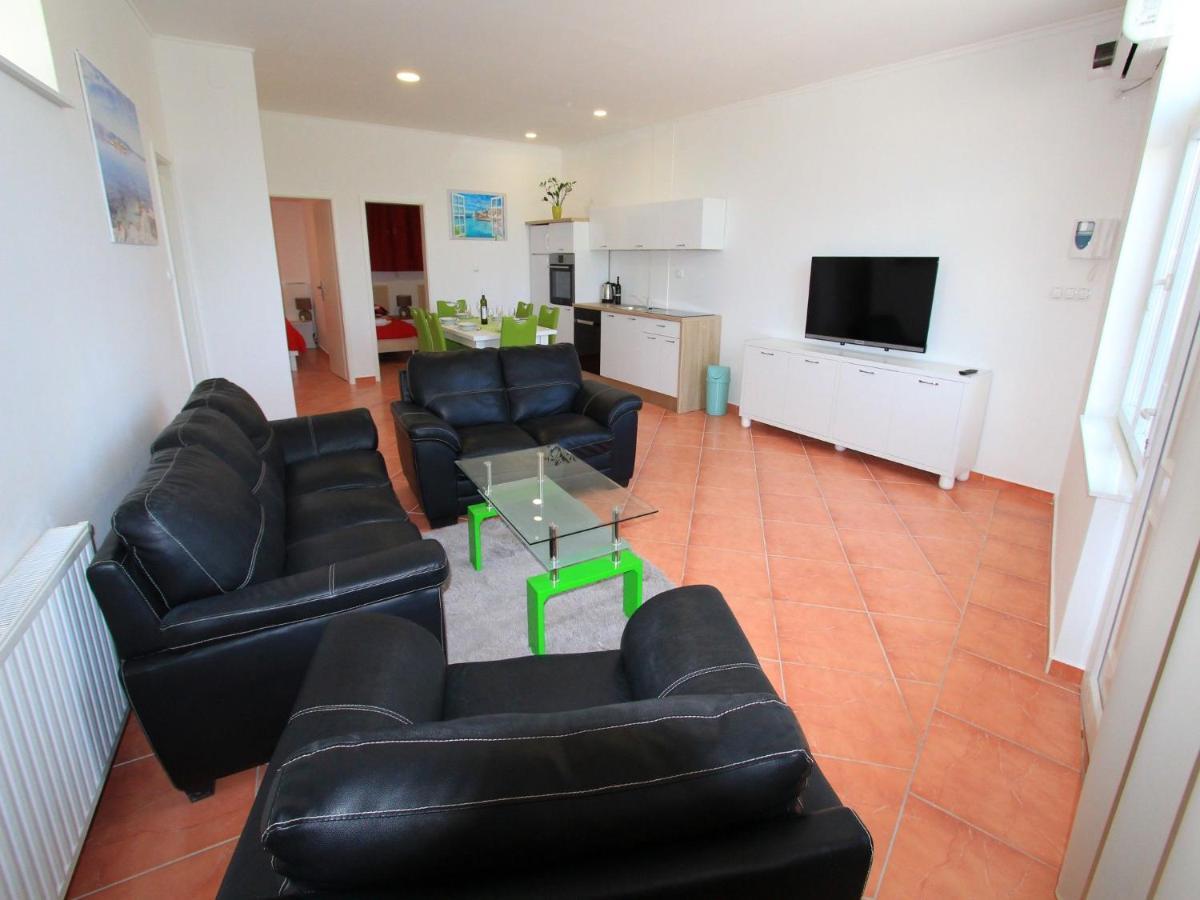 Apartments Nero Novi Vinodolski Eksteriør billede