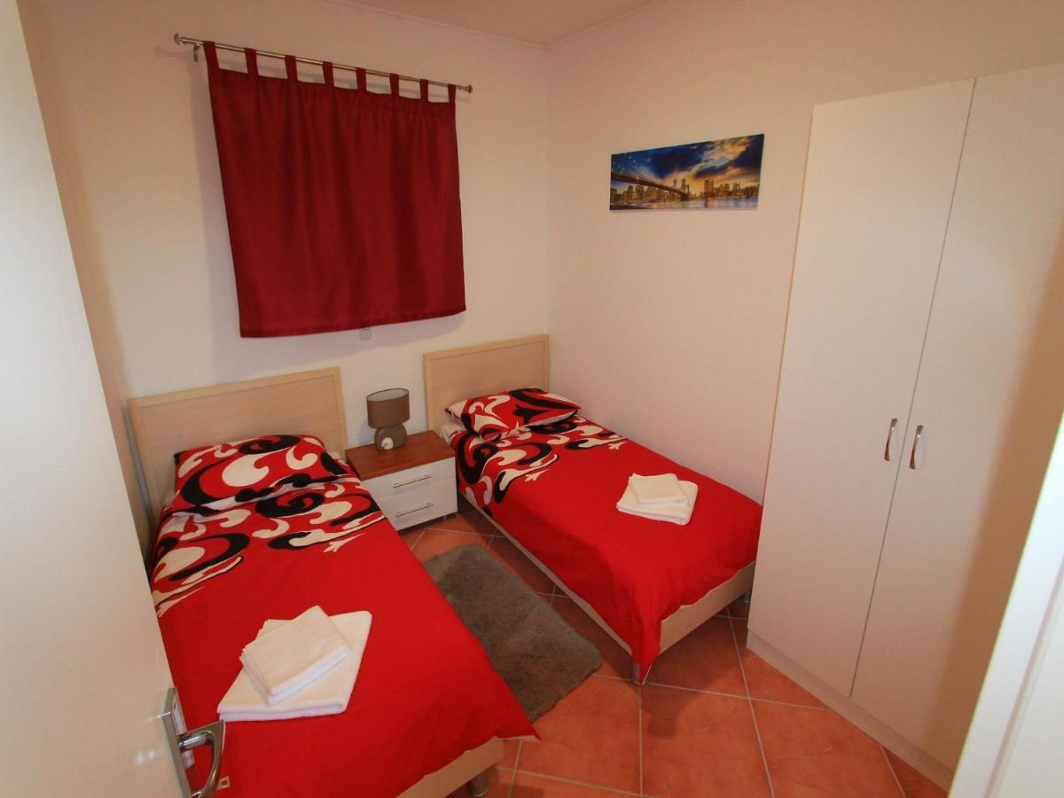 Apartments Nero Novi Vinodolski Eksteriør billede